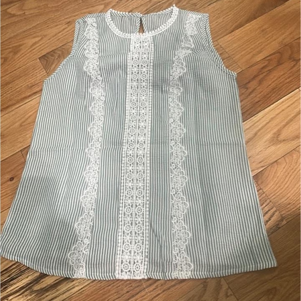 White and Green Sleeveless Boxy Tunic with Mandarin Collar